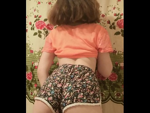 ❤️ Seksikäs nuori beibi riisuu shortsinsa kameran edessä ❤️❌ Anaalivideo at porn fi.makesexnotwar.ru ❌❤
