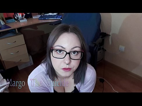 ❤️ Seksikäs tyttö lasit päässä imee dildoa syvälle kameraan ❤️❌ Anaalivideo at porn fi.makesexnotwar.ru ❌❤